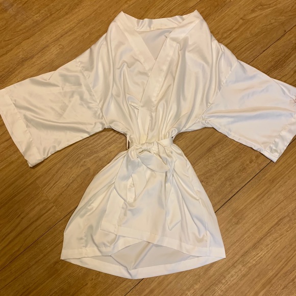 Bride Robe - Picture 2 of 4